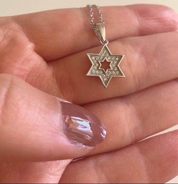 Dainty Star of David Pendant / #SDD1