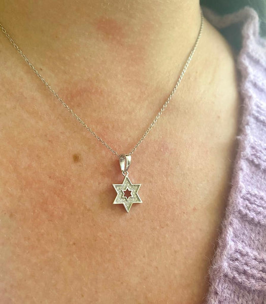 Dainty Star of David Pendant / #SDD1